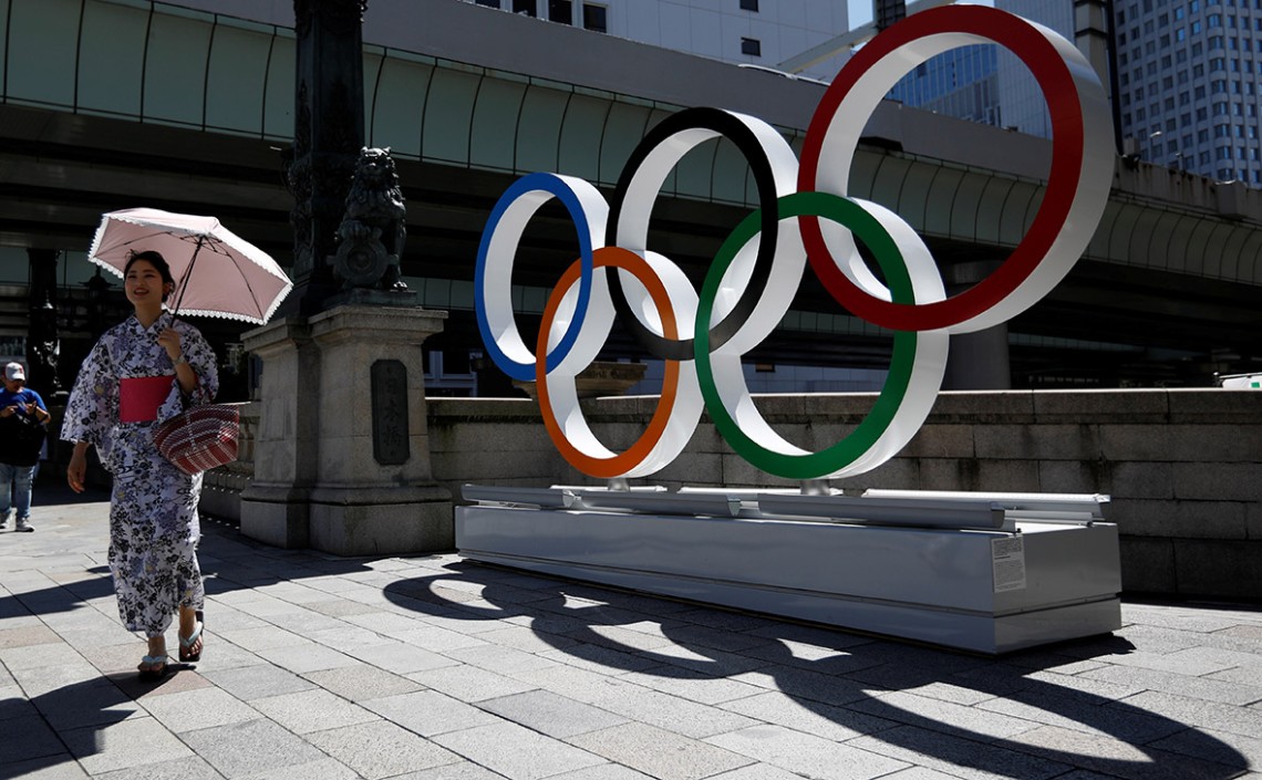 Близько 80% жителів Японії вважають, що відкладені на літо Олімпійські і Паралімпійські ігри в Токіо слід скасувати або знову перенести, оскільки Японію поглинає нова хвиля коронавірусу.
