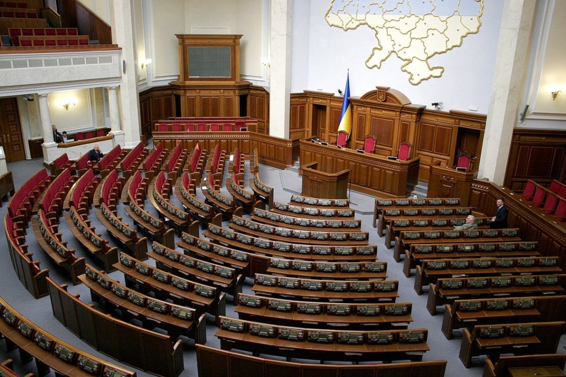 Законопроєкт про скорочення кількості народних депутатів до 300 осіб орієнтовно потрапить на голосування до сесійної зали Верховної ради на останньому пленарному тижні січня.