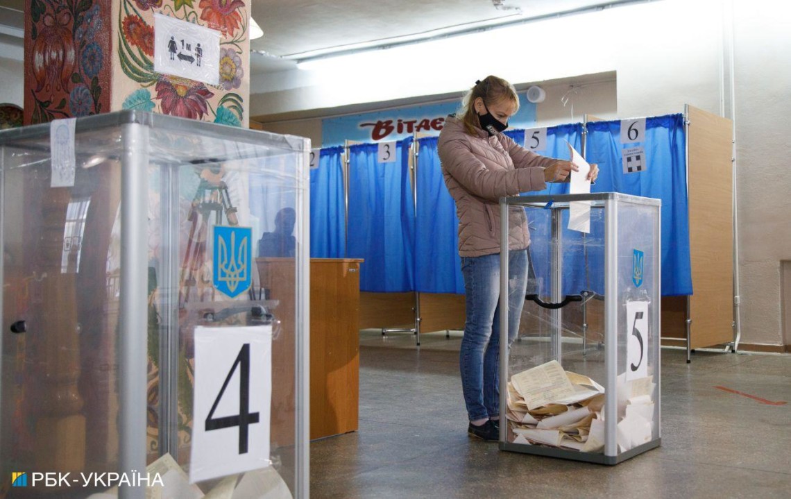 Явка на повторних виборах міського голови Конотопа станом на 13 годину склала понад 14 відсотків.
