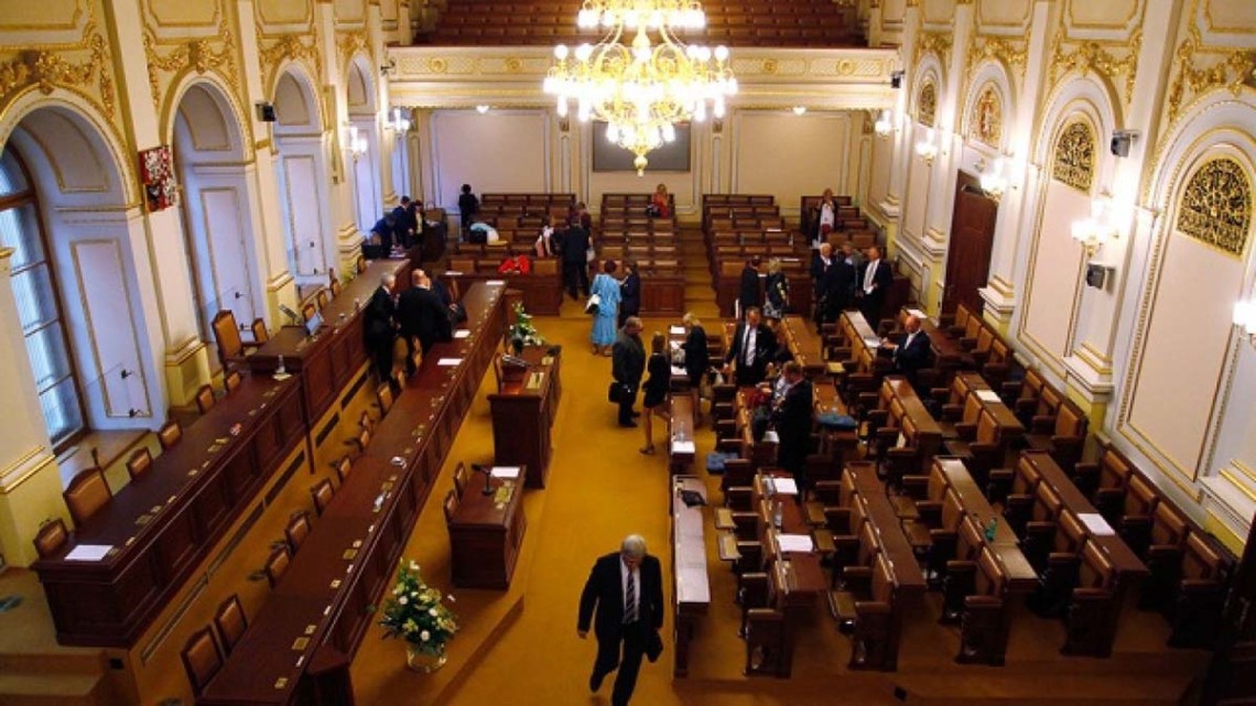 Верхня палата чеського парламенту закликала Європейський Союз запровадити нові санкції проти Росії у зв’язку із придушенням в країні громадських прав і свобод.