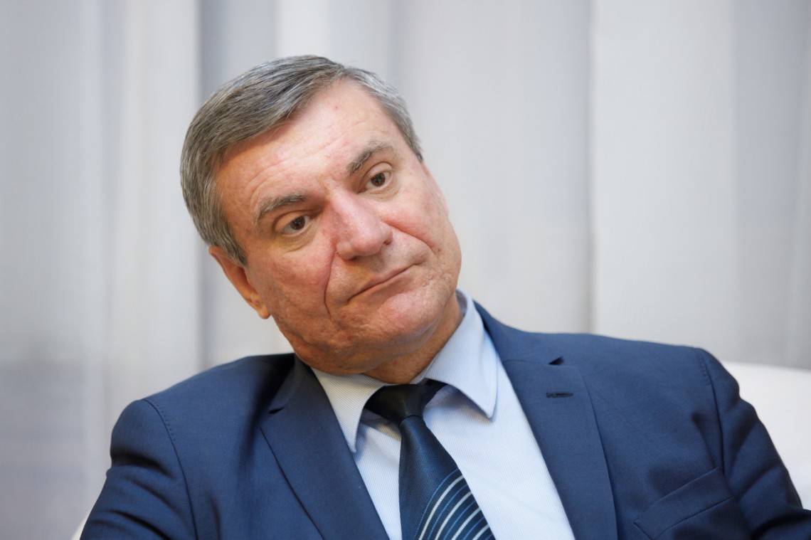 Нардепи збирають підписи за відставку віцепрем'єр-міністра - міністра з питань стратегічних галузей промисловості Олега Уруського.