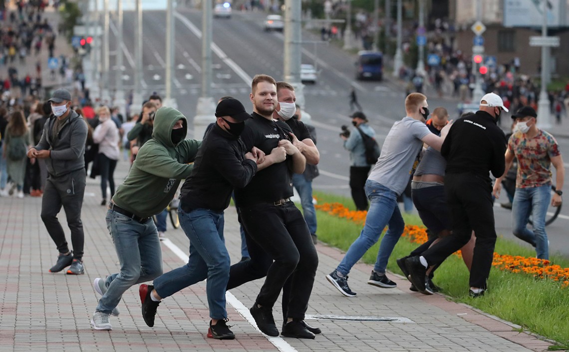 Белорусский правозащитный центр Весна внес в список политзаключенных еще 10 граждан – теперь в нем оказалось уже 256 человек.