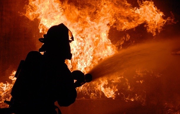 Пожежа сталася близько 20:40 на третьому поверсі п'ятиповерхового будинку по вулиці Чорновола. На місце події прибули пожежники, які врятували з палаючої квартири двох чоловіків.