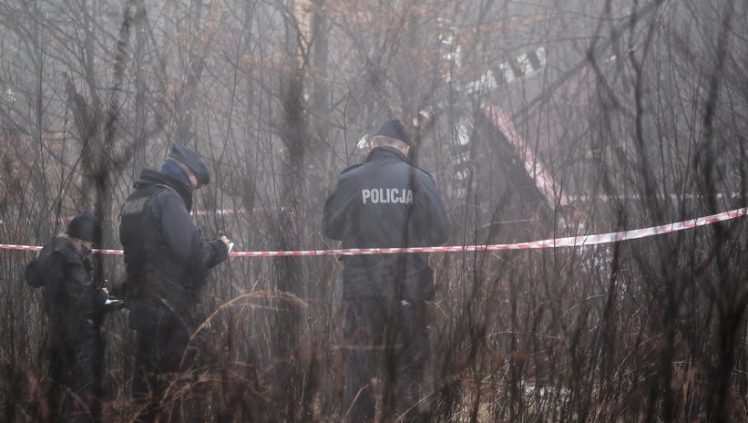 У Польщі розбився приватний вертоліт, двоє з чотирьох людей на борту загинули. Причини та обставини інциденту розслідують.