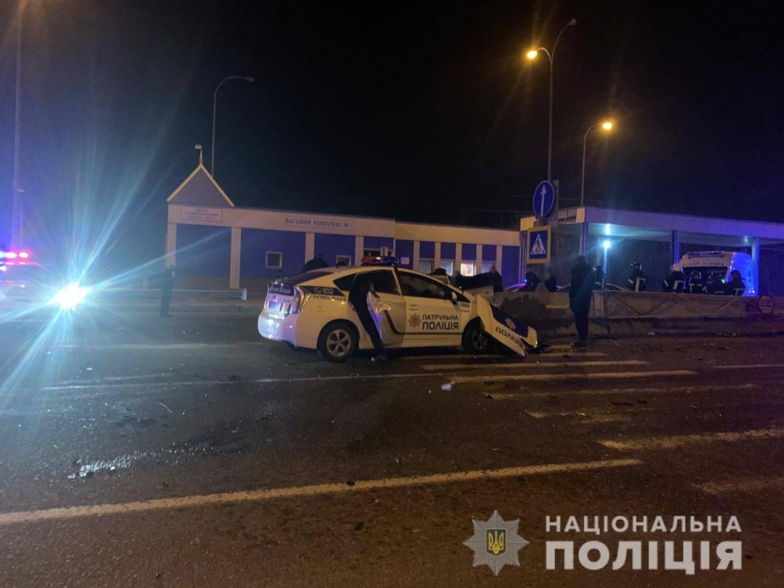 ДТП сталася на 452 кілометрі автомобільної дороги М-05 в напрямку Одеса-Київ, загинув один правоохоронець