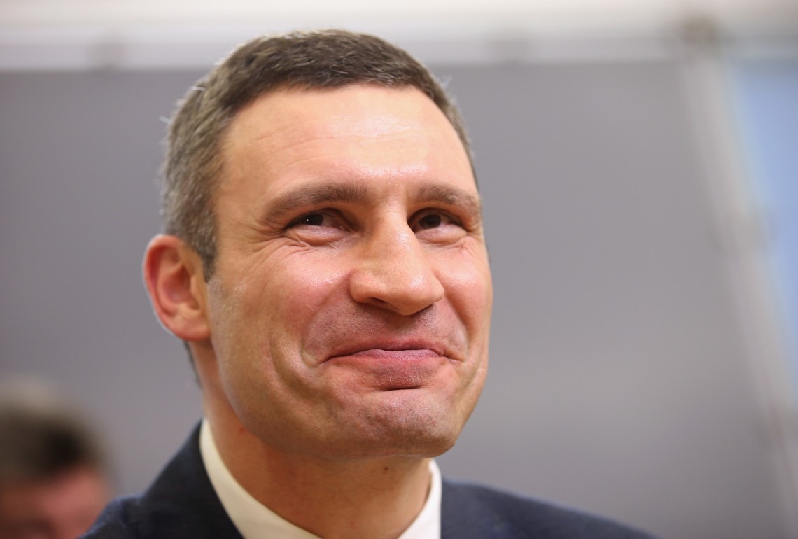 Виталий Кличко с конца 2014 года обещает создать в столичном Гидропарке Диснейленд. Что произошло с проектом за эти годы.