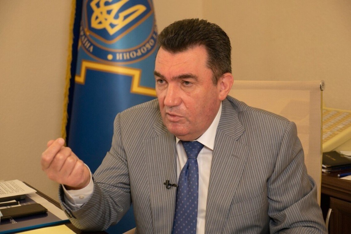 За словами Данилова, перед тим, як приймати рішення щодо санкцій, РНБО має отримати таку пропозицію від одного з п'яти суб'єктів влади