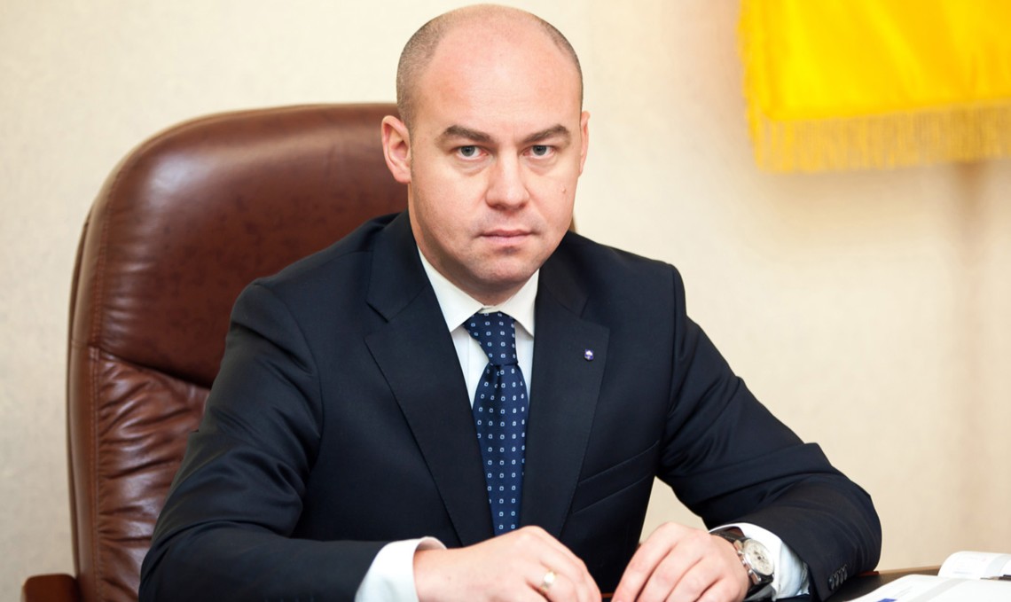 Міський голова Тернополя Сергій Надал задекларував за 2020 рік понад 898 тисяч гривень зарплати.
