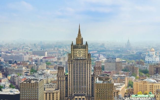 МИД Российской федерации объявил двух сотрудников посольства Болгарии в Москве персонами нон грата - соответствующее решение было принято в ответ на высылку российских дипломатов из Болгарии в марте.
