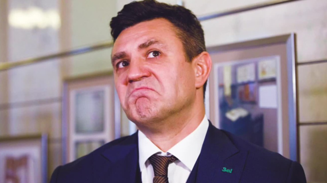При цьому Тищенко заявив, що готовий понести політичну відповідальність і приніс свої вибачення українцям.