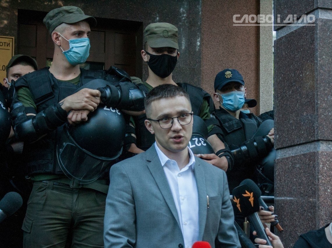 Одесский апелляционный суд отказал в отводе судей и перенес рассмотрение апелляционной жалобы на приговор активисту Сергею Стерненко и Руслану Демчуку на 14 мая.