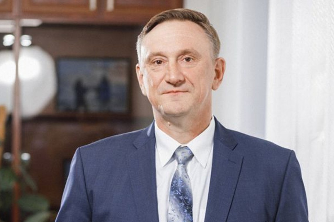 ЦИК зарегистрировала народным депутатом Андрея Аксенова, который победил на довыборах в Раду в 50 округе в Донецкой области.