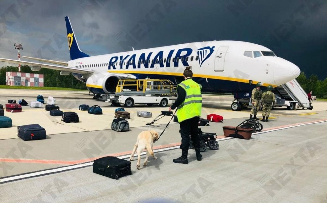 У Литві та Польщі відкрили кримінальні провадження за фактом екстреної посадки літака Ryanair в аеропорту Мінська.