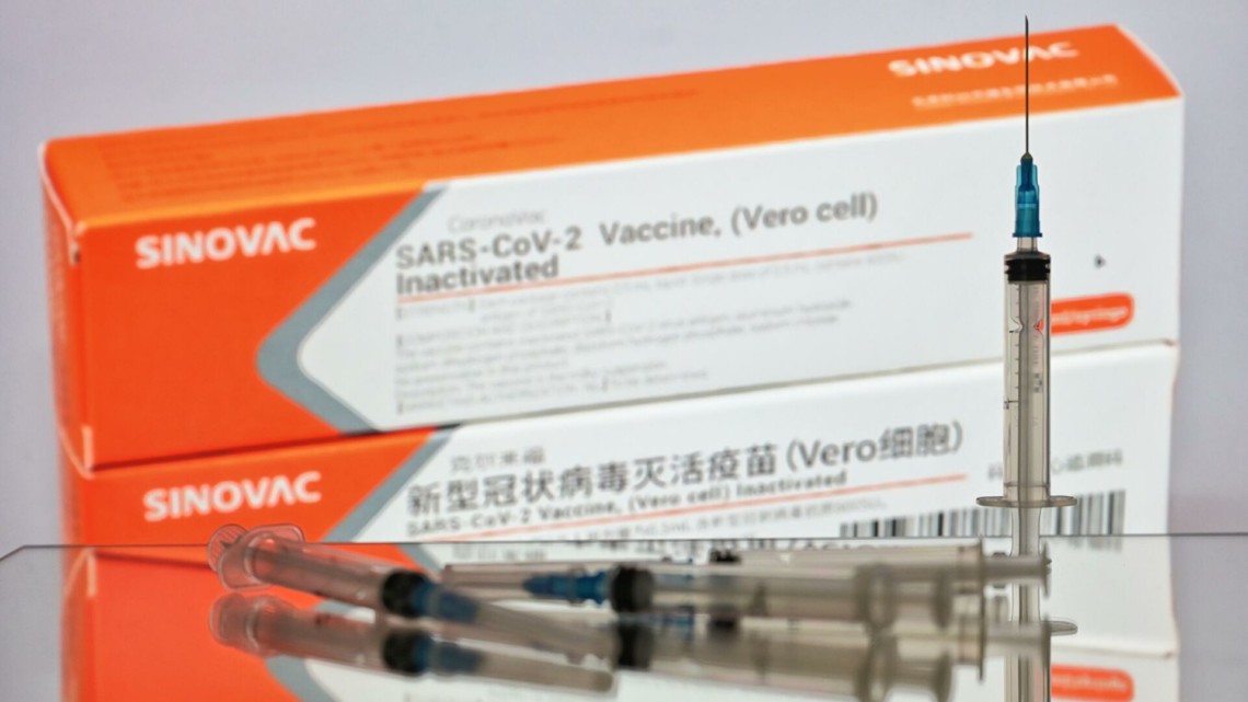 Медицинские власти Китая разрешили использовать вакцину Sinovac для вакцинации детей и подростков.