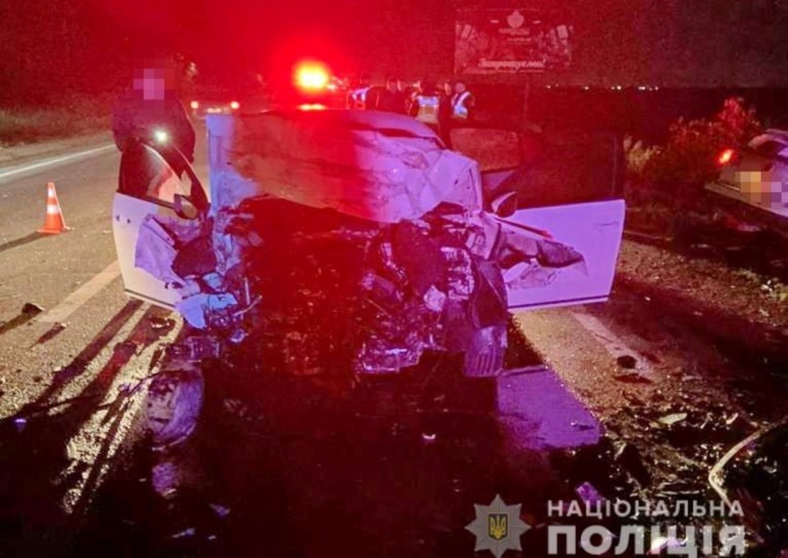 На Закарпатье ночью на автодороге Киев-Чоп между селами Ивановке и Клячаново Мукачевского района, столкнулись два автомобиля.