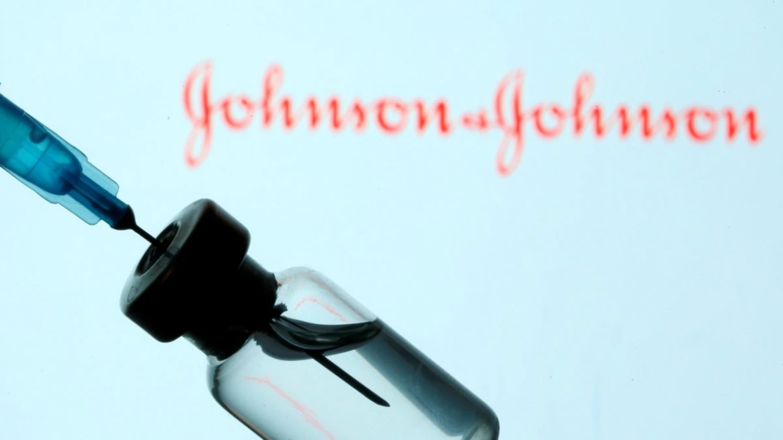 Вакцина от коронавируса американской компании Johnson & Johnson – эффективность, побочные эффекты, количество доз.