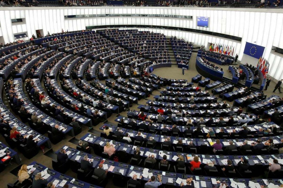 Европейский парламент утвердил введение цифровых COVID-сертификатов для стран Европейского Союза.