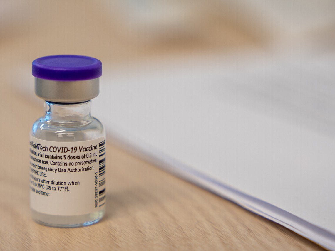 В Украину 9 июня доставили еще почти 67 тысяч доз вакцины от коронавируса Pfizer, закупленной за бюджетные деньги.