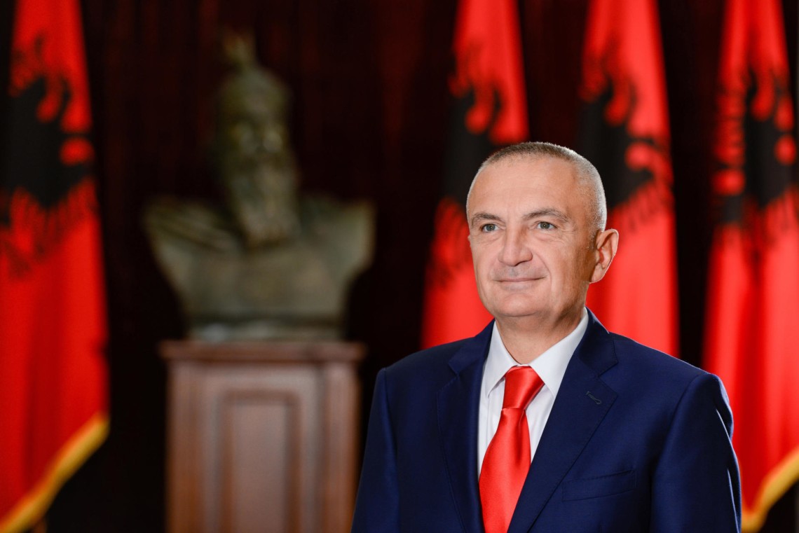Албанские депутаты проголосовали за импичмент президенту Илиру Мети за нарушение Конституции перед выборами в Албании. Депутаты приняли решение во время внеочередного голосования в среду.