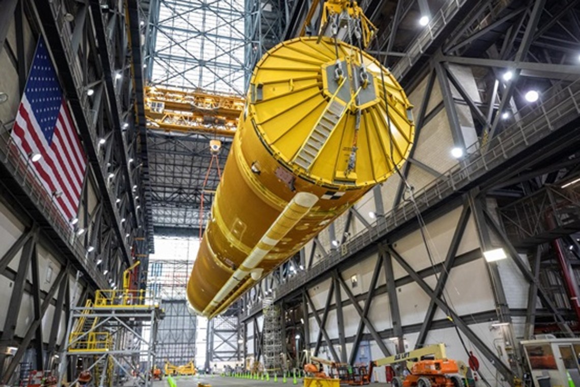 Фахівці NASA повністю зібрали нову надважку ракету Space Launch System, яку будуть використовувати для польотів на Місяць.