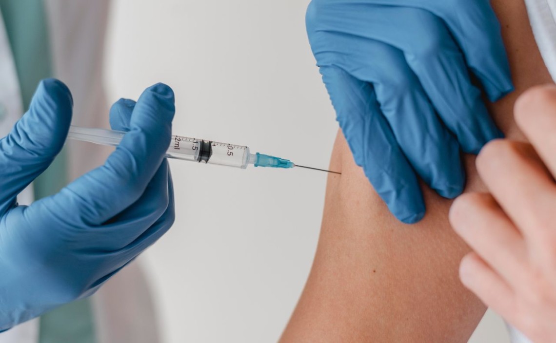 На цих вихідних ще в одному місті Україні запрацює центр масової вакцинації проти коронавірусу.