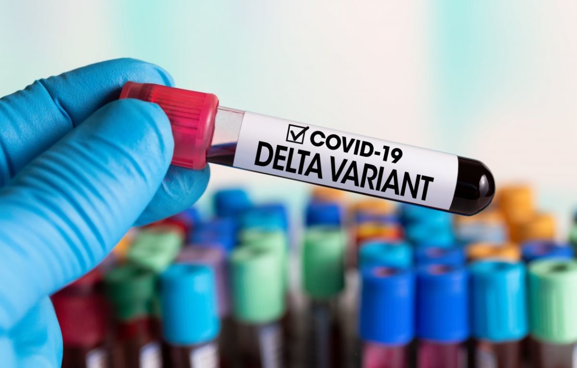 В Украине у двух человек подтвердили штамм коронавируса Дельта, который считается более заразным и более агрессивным.