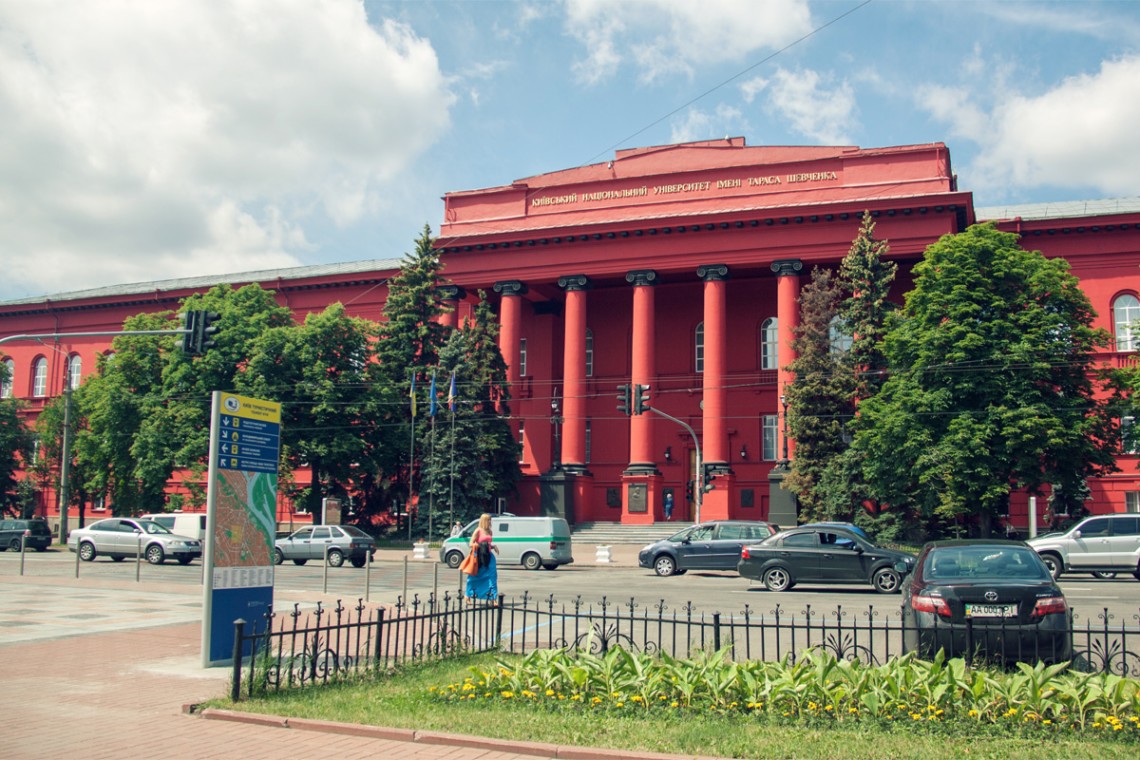 В Україні станом на 21 липня абітурієнти подали найбільше заяв на спеціальності Філологія, Право і Менеджмент.
