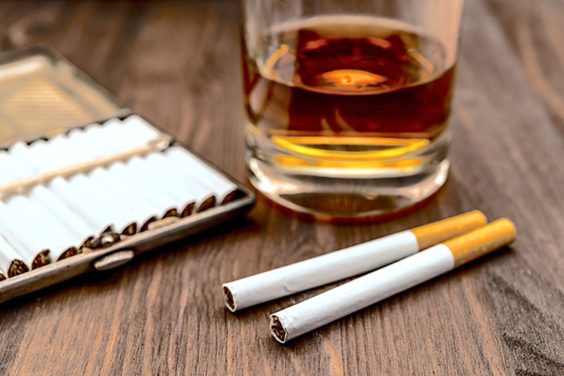 Законопроєкт депутата від СН пропонує заборонити продаж алкоголю і тютюну скрізь, крім спеціальних торгових точок