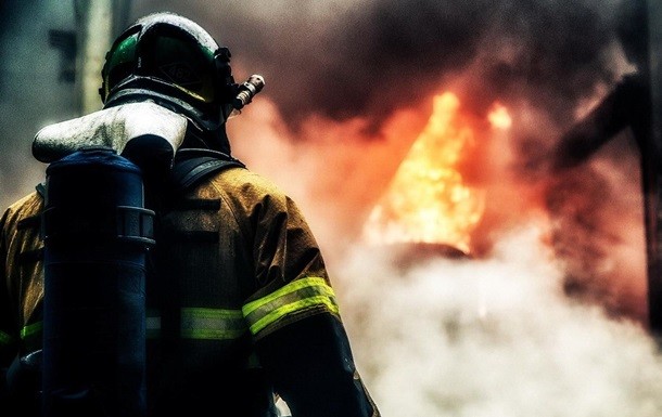 В Ивано-Франковске возник пожар в девятиэтажном общежитии Национального медицинского университета.
