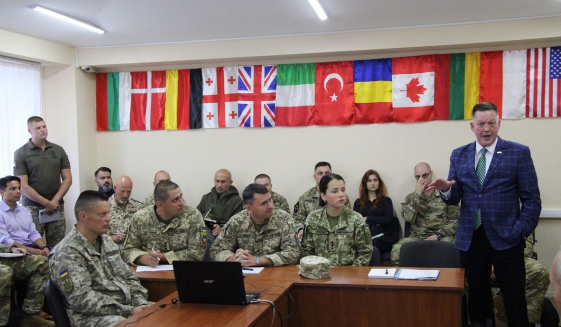 В Украине осенью пройдут учения Rapid Trident-2021, в которых примут участие военные из 15 стран НАТО.