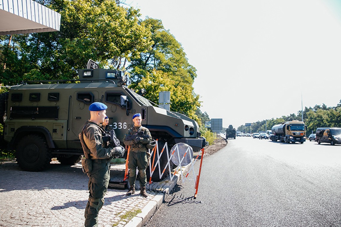 У Києві почалася активна фаза навчань із залученням ЗСУ і Національної гвардії. В рамках навчань розставлені блокпости.