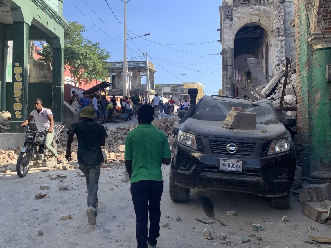 На западе Гаити 14 августа произошло землетрясение магнитудой 7,2. По последним данным, во время землетрясения погибли более 700 человек.