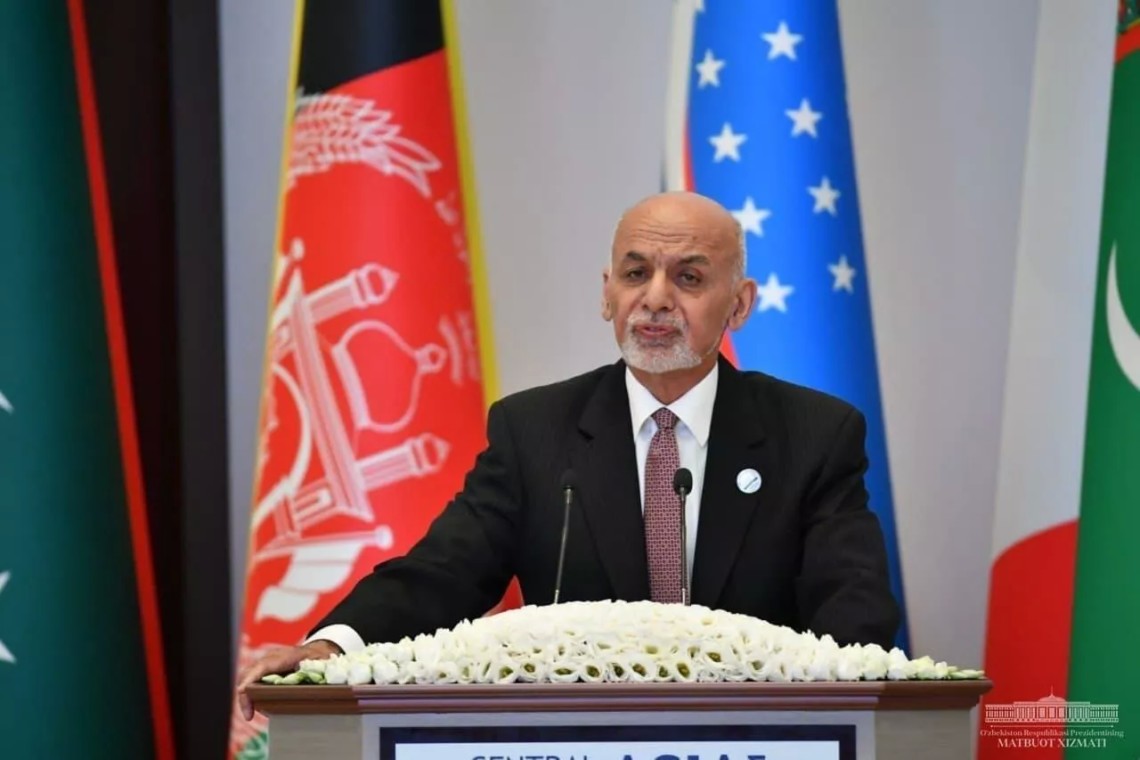 Гани заявил, что в Кабуле проживает около 6 млн человек. Узнав, что талибы готовы атаковать Кабул, он принял решение уехать из страны