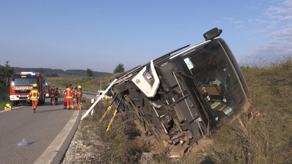 Утром 21 августа в Германии разбился автобус с туристами. Транспорт следовал из Италии в Чехию.