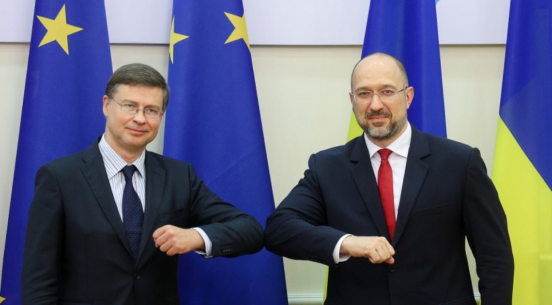 Вице-президент Еврокомиссии Домбровскис заявил, что ЕС мобилизовал для поддержки Украины беспрецедентные ресурсы