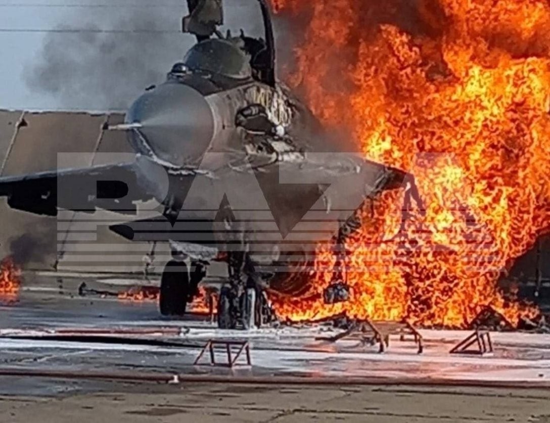 В России истребитель МиГ-29 сгорел на базе во время ремонта » Слово и Дело