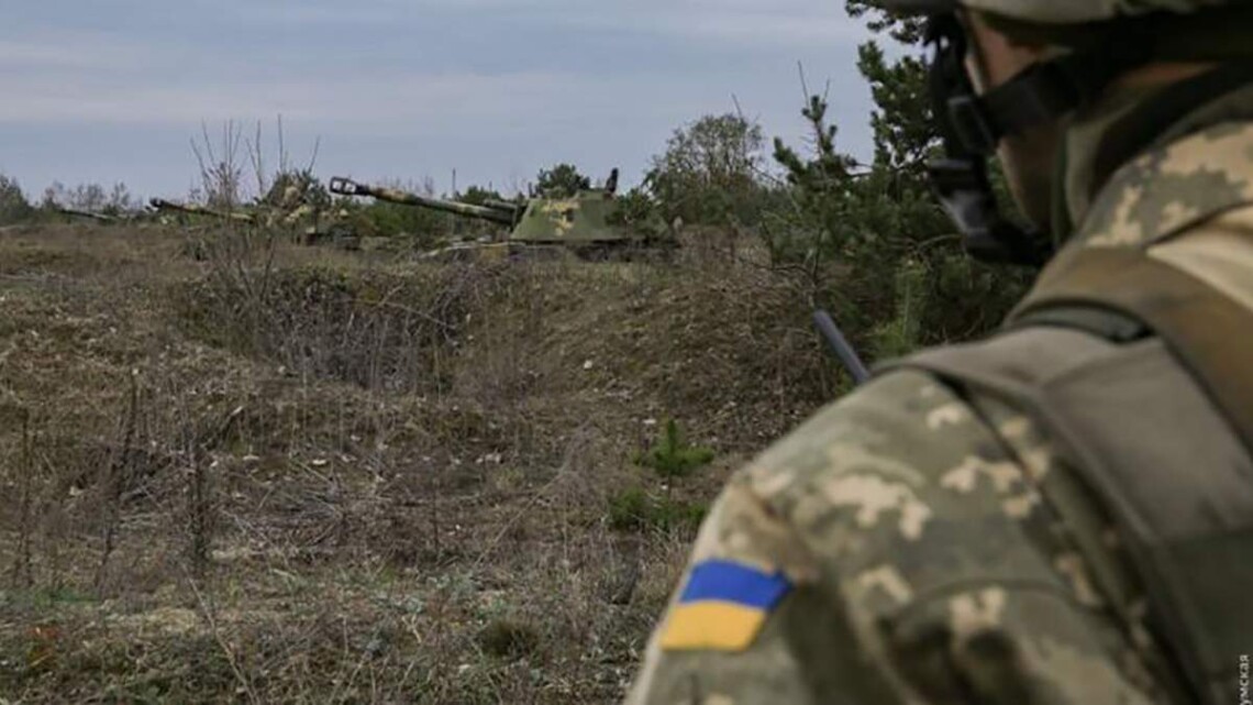 Вечером 1 сентября боевики открыли огонь по украинским позициям. В итоге осколками снарядов был ранен украинский военный