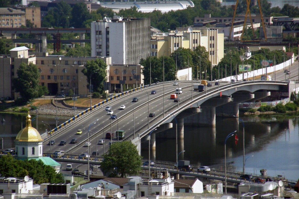 Укравтодор нарахував близько 170 аварійних мостів по всій країні. В цьому році хочуть відновити 200 мостів.