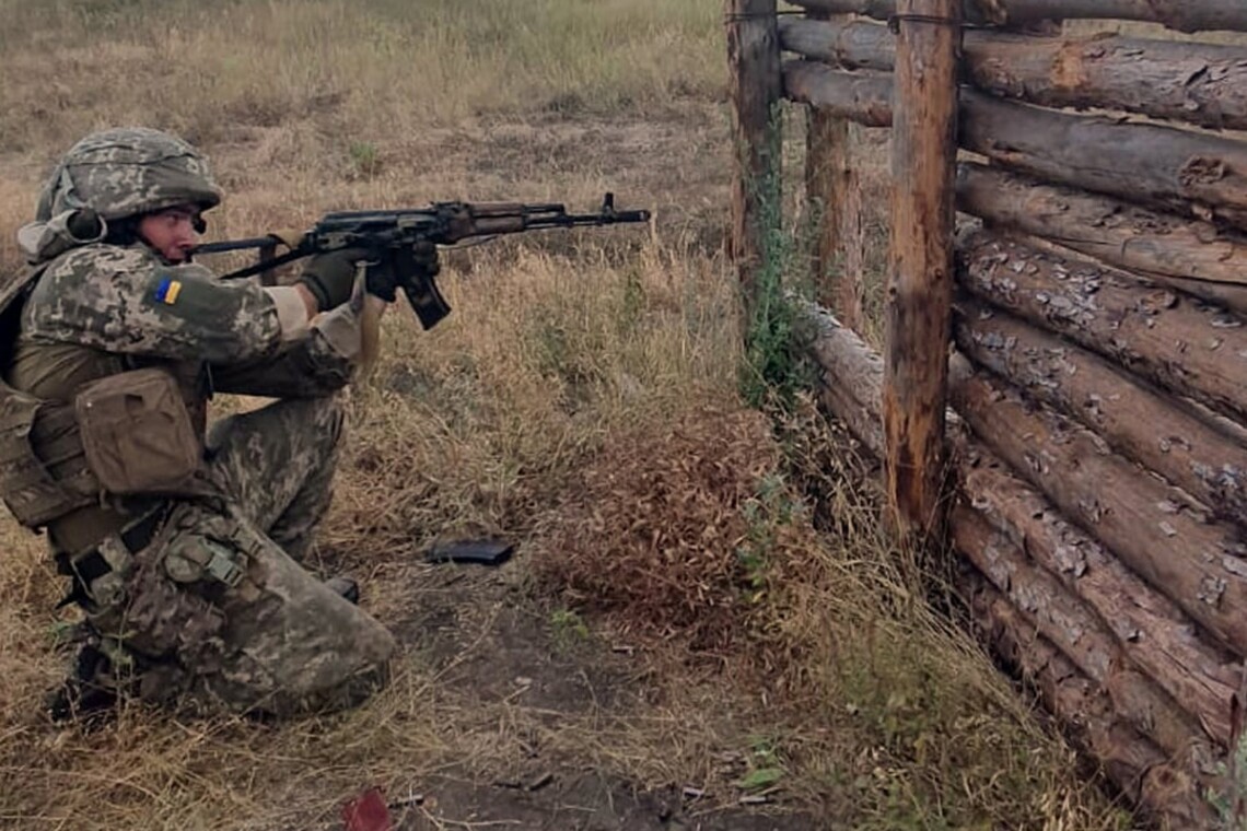 Боевики за сутки открывали огонь один раз. И еще раз - с начала суток 4 сентября. Ранен украинский военный.