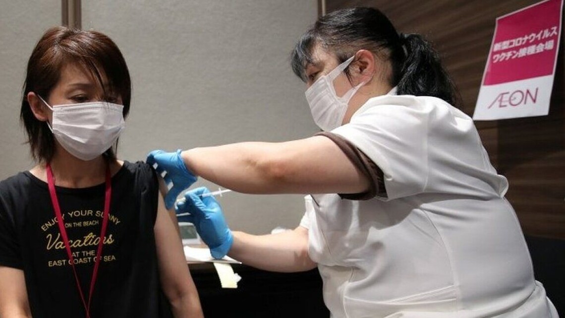 Министерство здравоохранения Японии ведет разбирательство по факту данных инцидентов. Более 500 тысяч японцев могли получить прививки из испорченных партий вакцины.