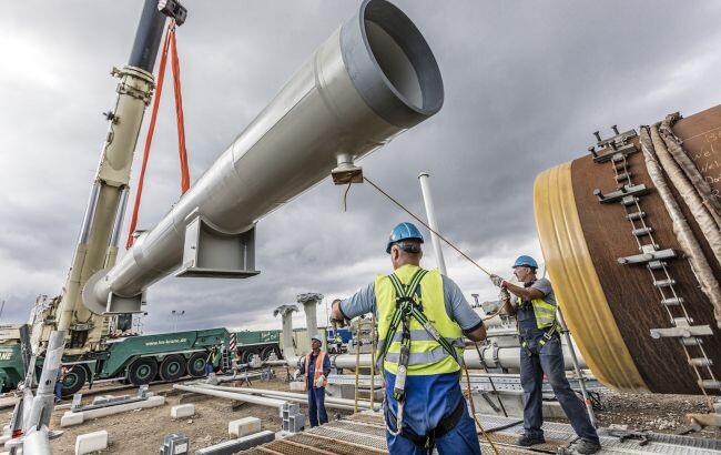 Уже вскоре российская компания-монополист «Газпром» может начать поставки газа через «Северный поток-2». По неофициальным данным, это может произойти уже 1 октября.