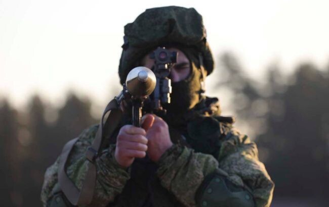За минувшие сутки боевики на Донбассе 12 раз обстреляли позиции украинских военных, используя запрещенное оружие.