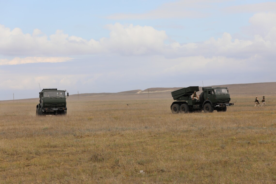 Состав учебного отряда - около 300 военных РФ и около 50 единиц боевой и специальной техники из состава оккупационной группировки в Крыму