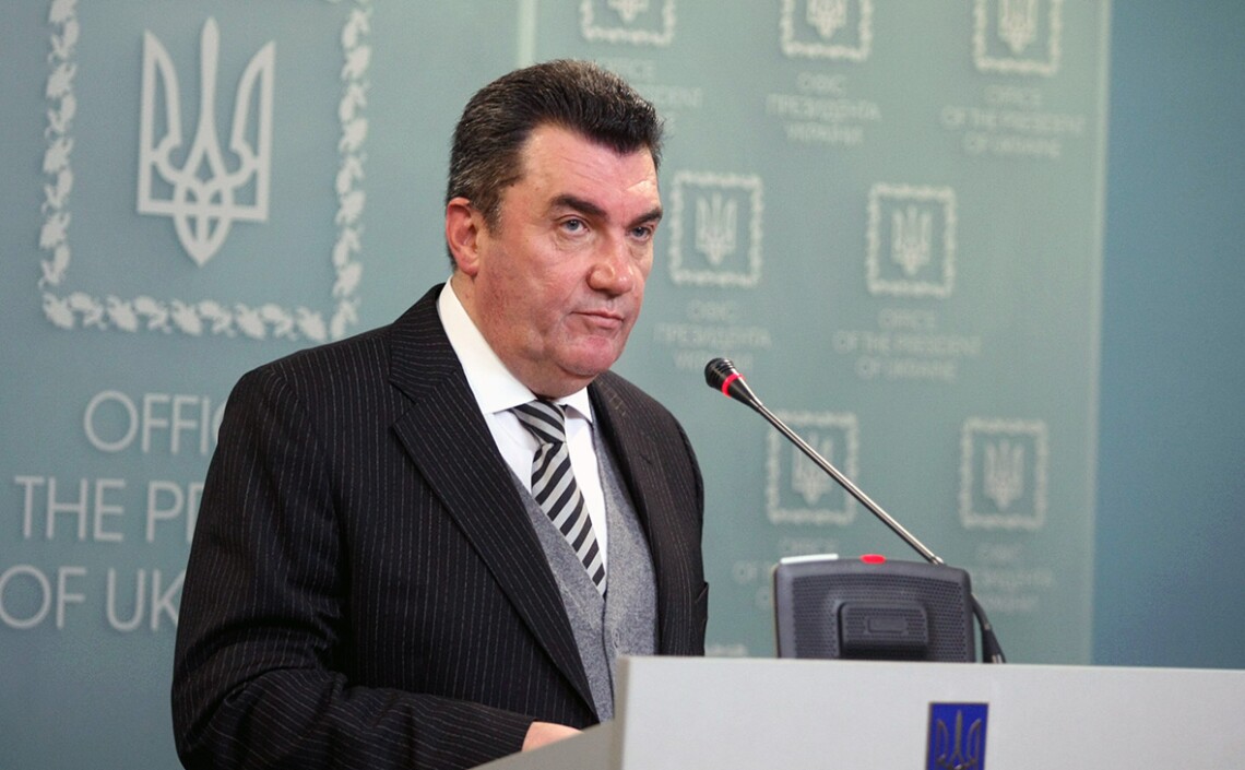 Украина введет санкции за проведение выборов в Госдуму России на территории оккупированного Крыма и ОРДЛО, заявил Данилов.
