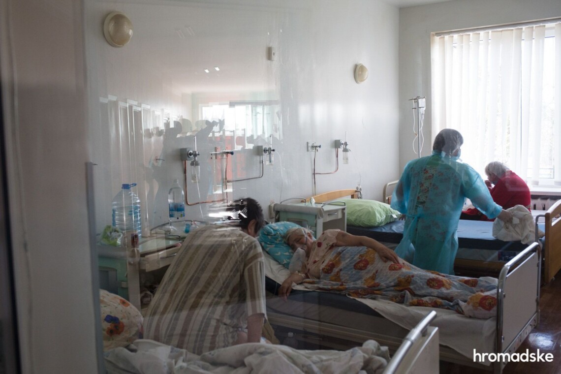 В Украине динамика уровня госпитализаций пациентов с коронавирусом превышает норму МОЗ уже в 13 регионах.