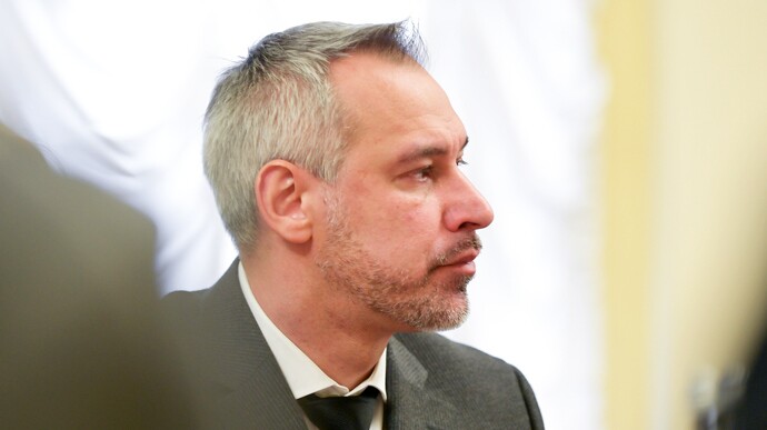 Экс-генпрокурор также утверждает, что еще одной причиной его увольнения стало уголовное производство по делу ПриватБанка против Игоря Коломойского.