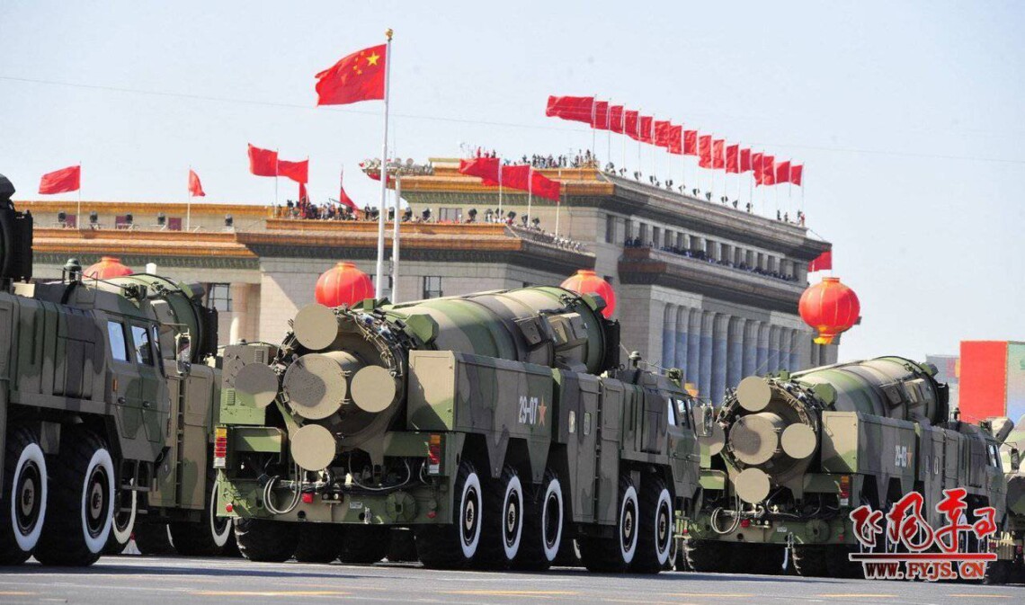 Китайский дипломат отметил, что Пекин должен отказаться от политики неприменения ядерного оружия первым