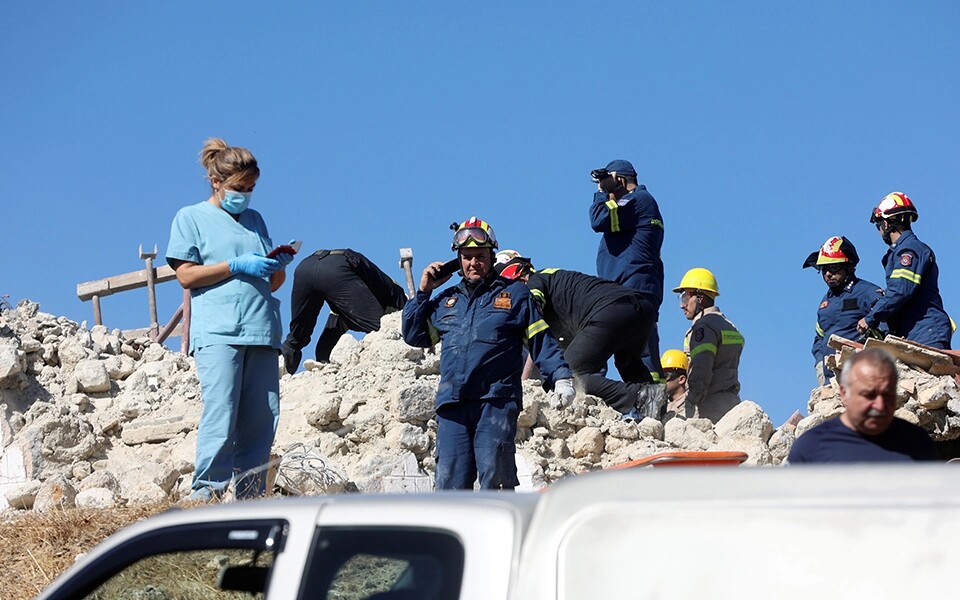 В понедельник, 27 сентября, на Крите произошло сильное землетрясение. В результате разрушены десятки домов, храмы, также известно о пострадавших.