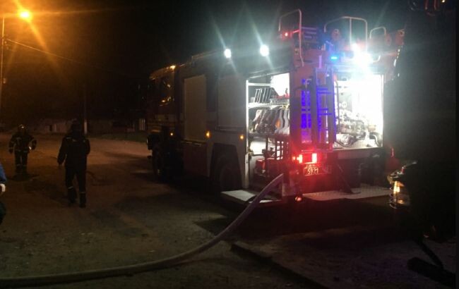 Увечері, 4 жовтня, в Чернівцях спалахнула пожежа в ліцеї залізничного транспорту, який знаходиться на вулиці Капеланській.
