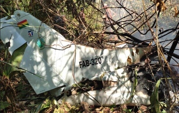 У результаті аварії літака ВПС у Болівії загинуло 6 осіб. На борту літака перебували співробітники міністерства охорони здоров'я.